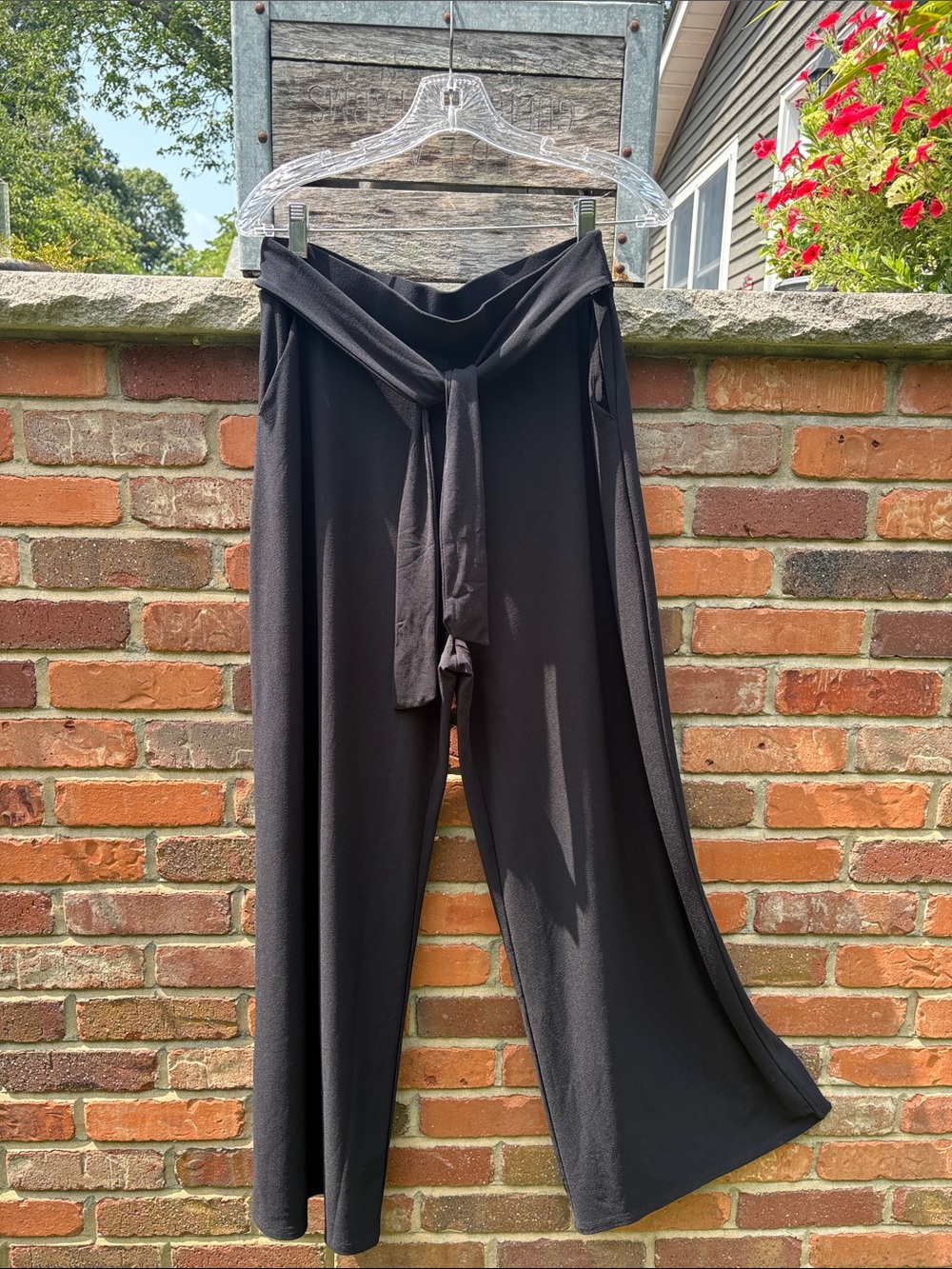 Bar III Elegant Black Wide-Leg Elastic and Tie-Waist Pants